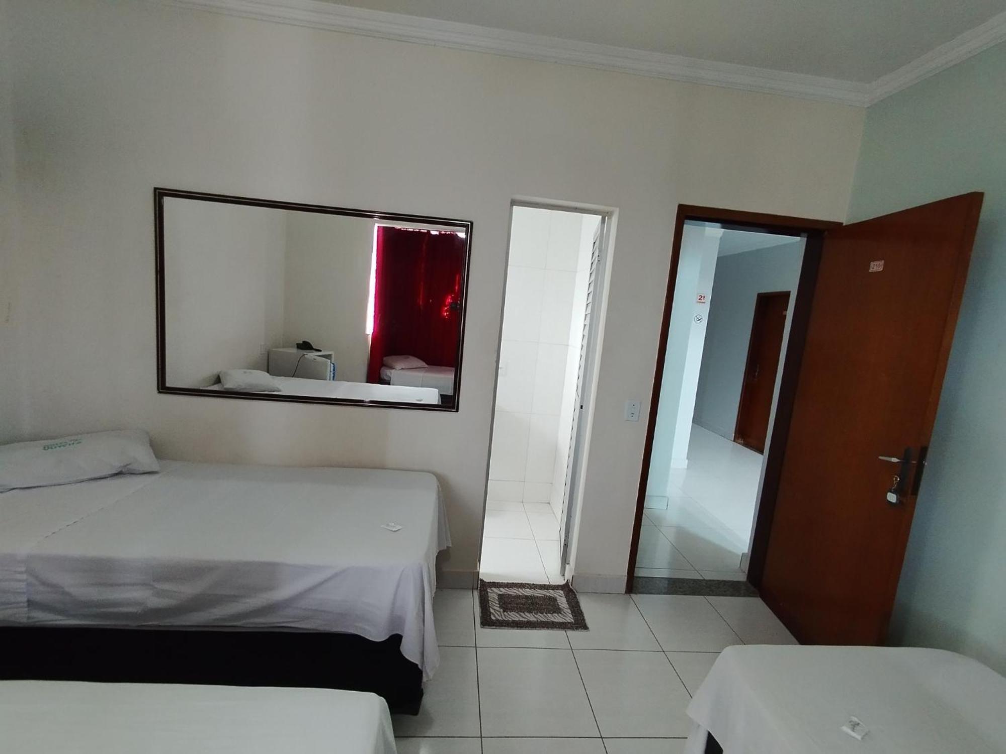 Hotel Oliveira กัวยาเนีย ภายนอก รูปภาพ