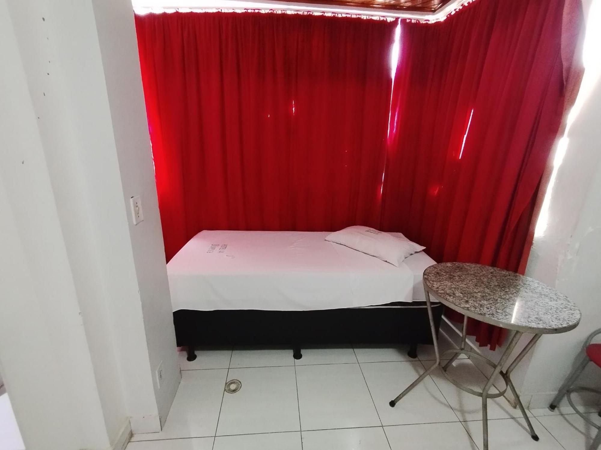 Hotel Oliveira กัวยาเนีย ภายนอก รูปภาพ