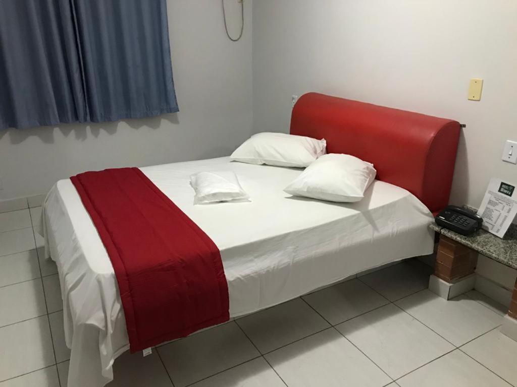 Hotel Oliveira กัวยาเนีย ภายนอก รูปภาพ